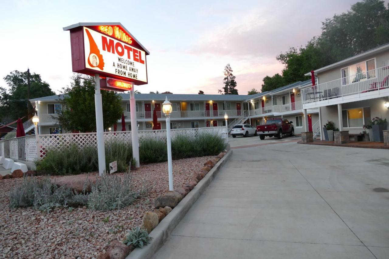 Red Wing Motel มานิทูสปริงส์ ภายนอก รูปภาพ