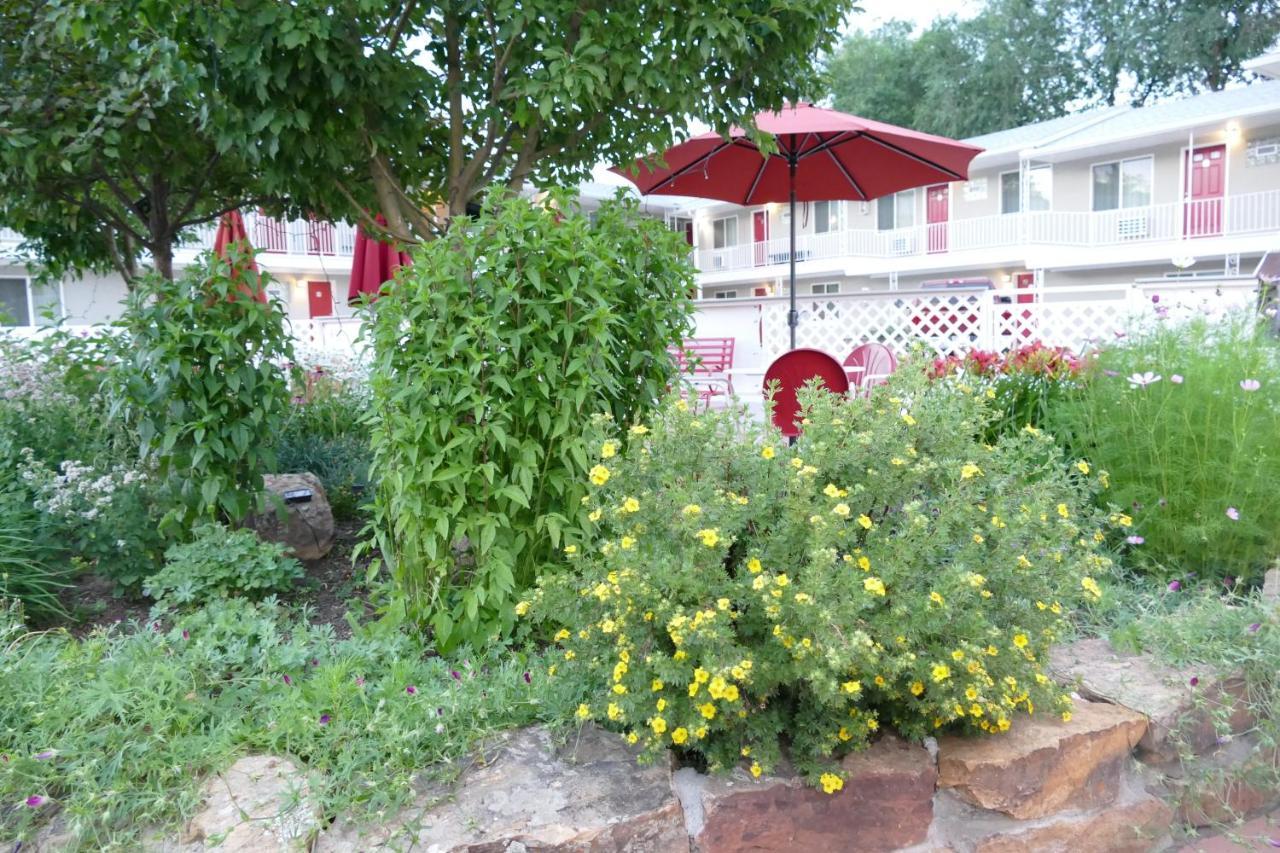 Red Wing Motel มานิทูสปริงส์ ภายนอก รูปภาพ