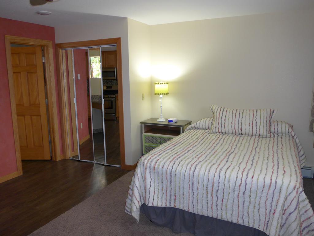 Red Wing Motel มานิทูสปริงส์ ภายนอก รูปภาพ