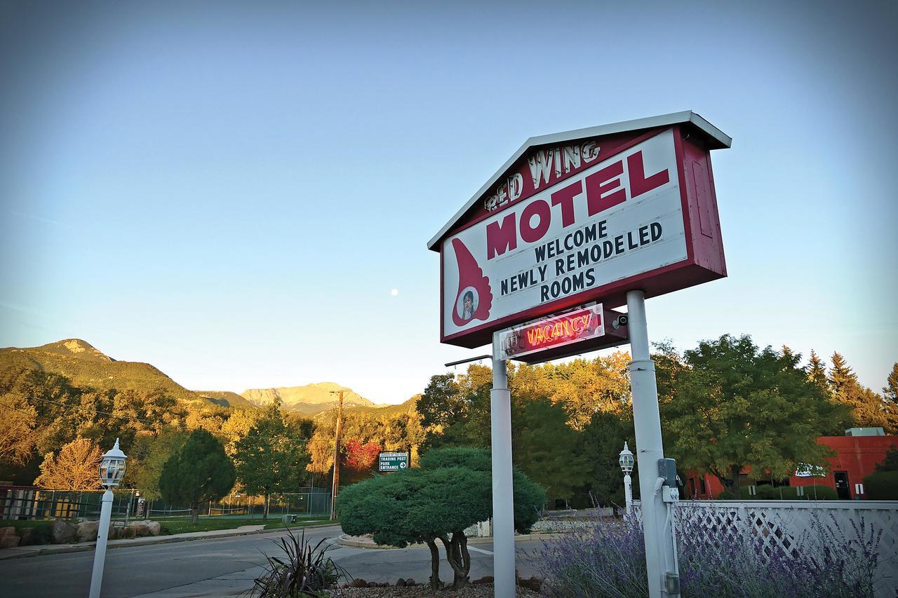 Red Wing Motel มานิทูสปริงส์ ภายนอก รูปภาพ