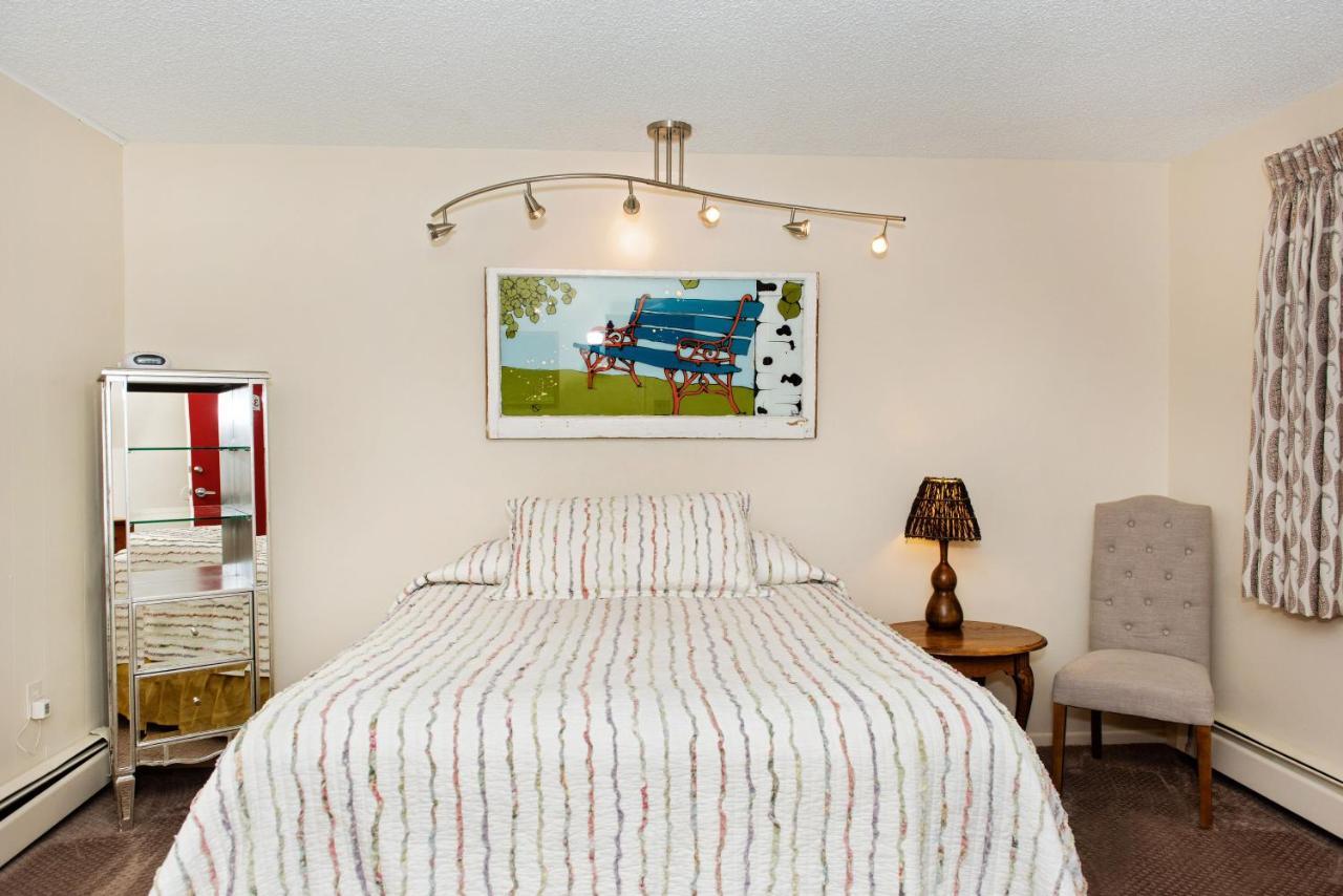 Red Wing Motel มานิทูสปริงส์ ภายนอก รูปภาพ