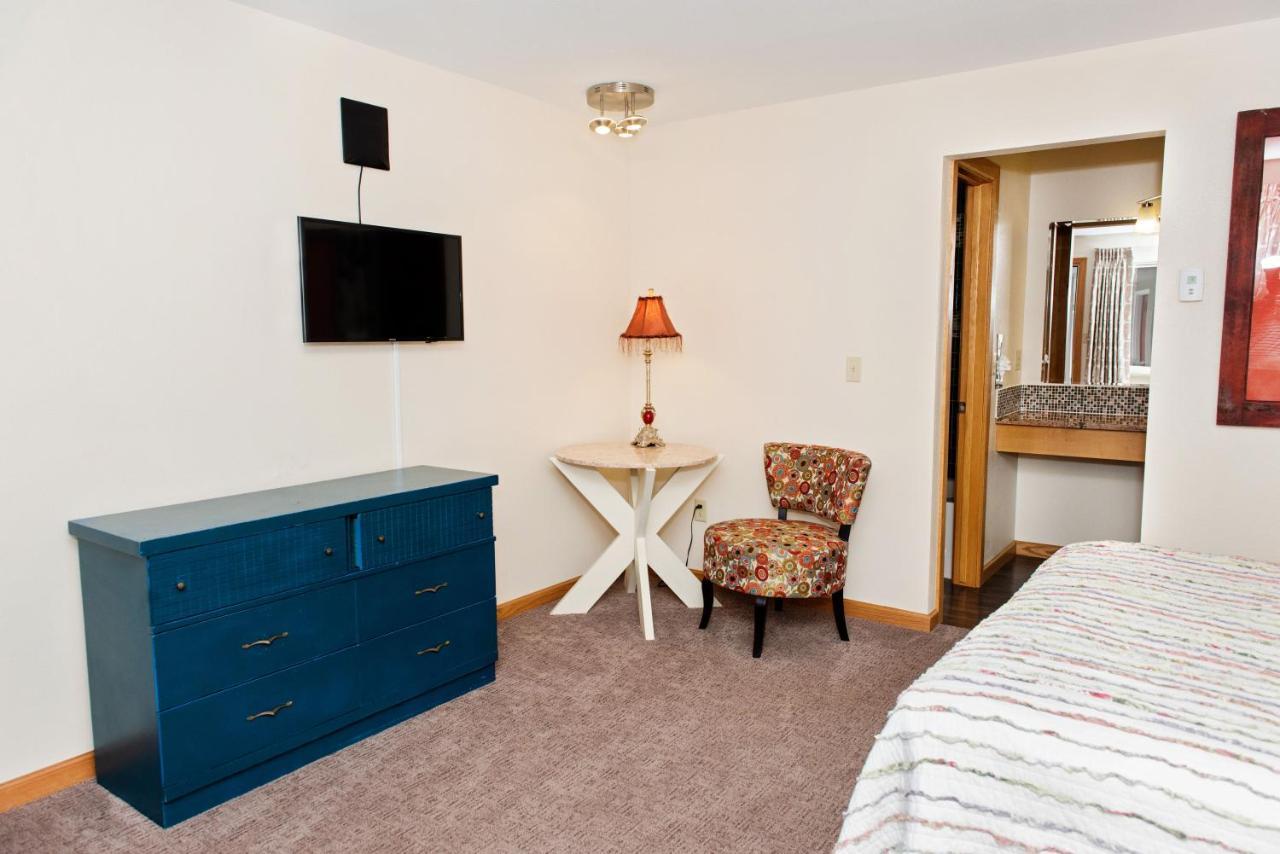Red Wing Motel มานิทูสปริงส์ ภายนอก รูปภาพ