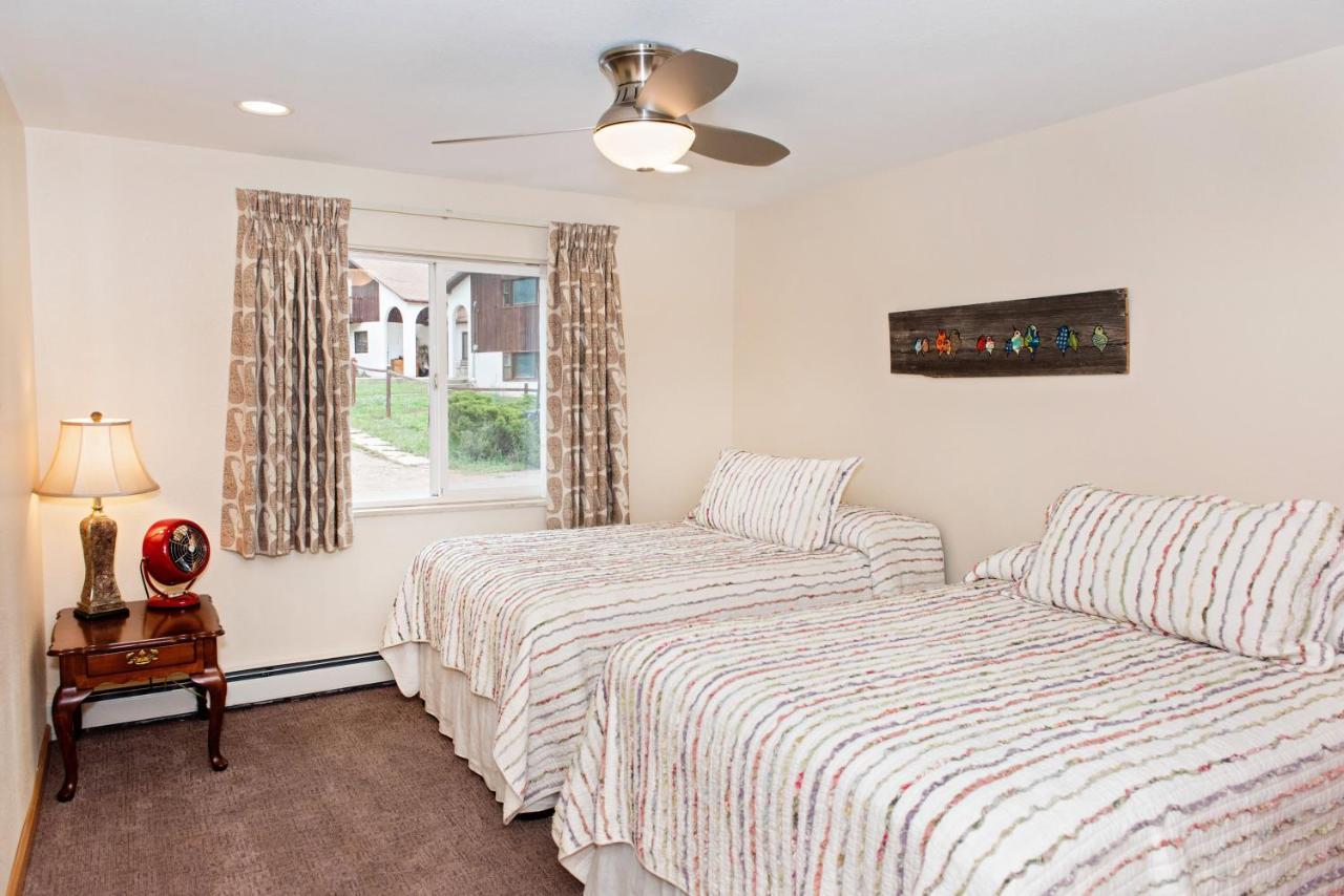 Red Wing Motel มานิทูสปริงส์ ภายนอก รูปภาพ