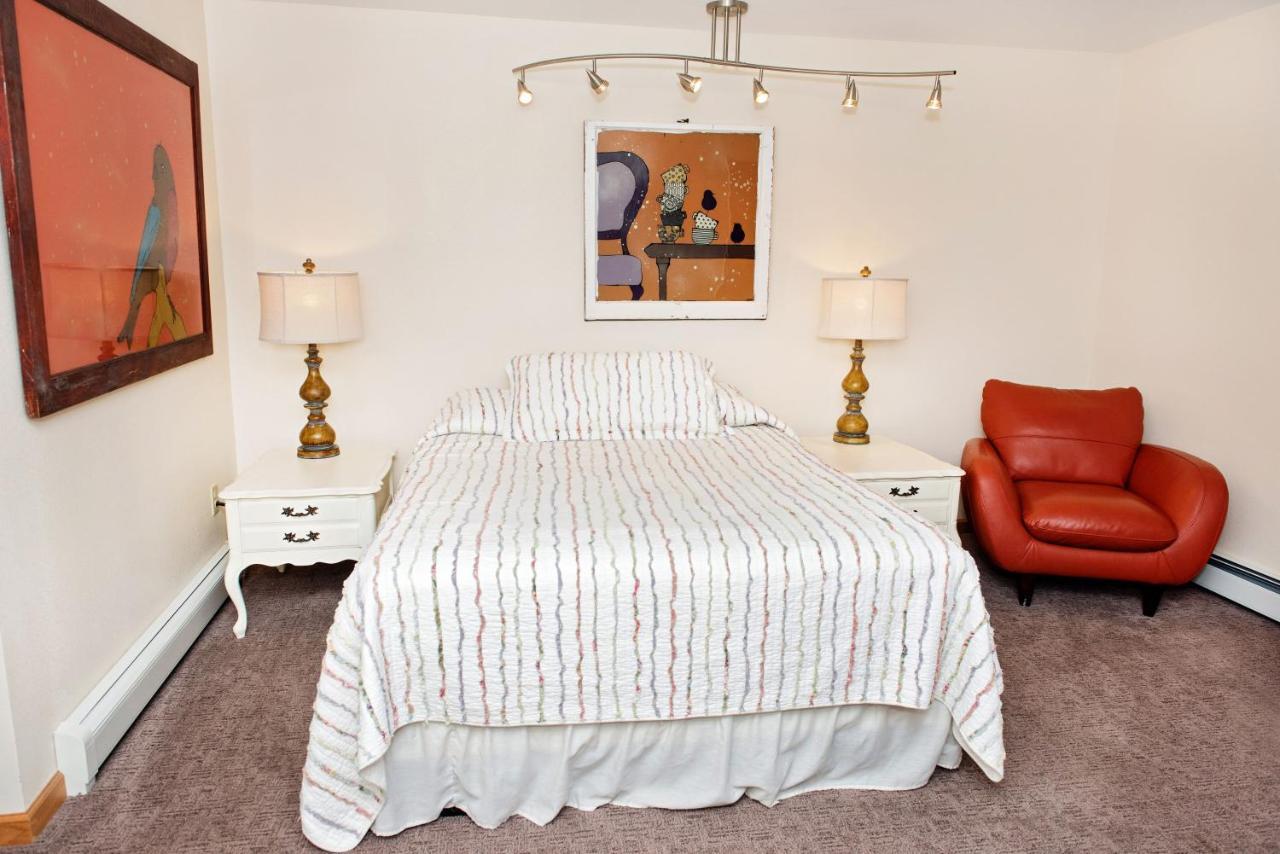 Red Wing Motel มานิทูสปริงส์ ภายนอก รูปภาพ