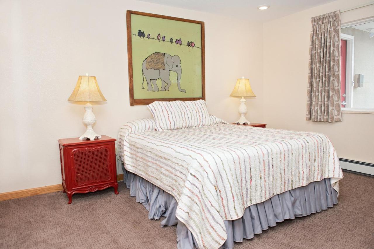 Red Wing Motel มานิทูสปริงส์ ภายนอก รูปภาพ